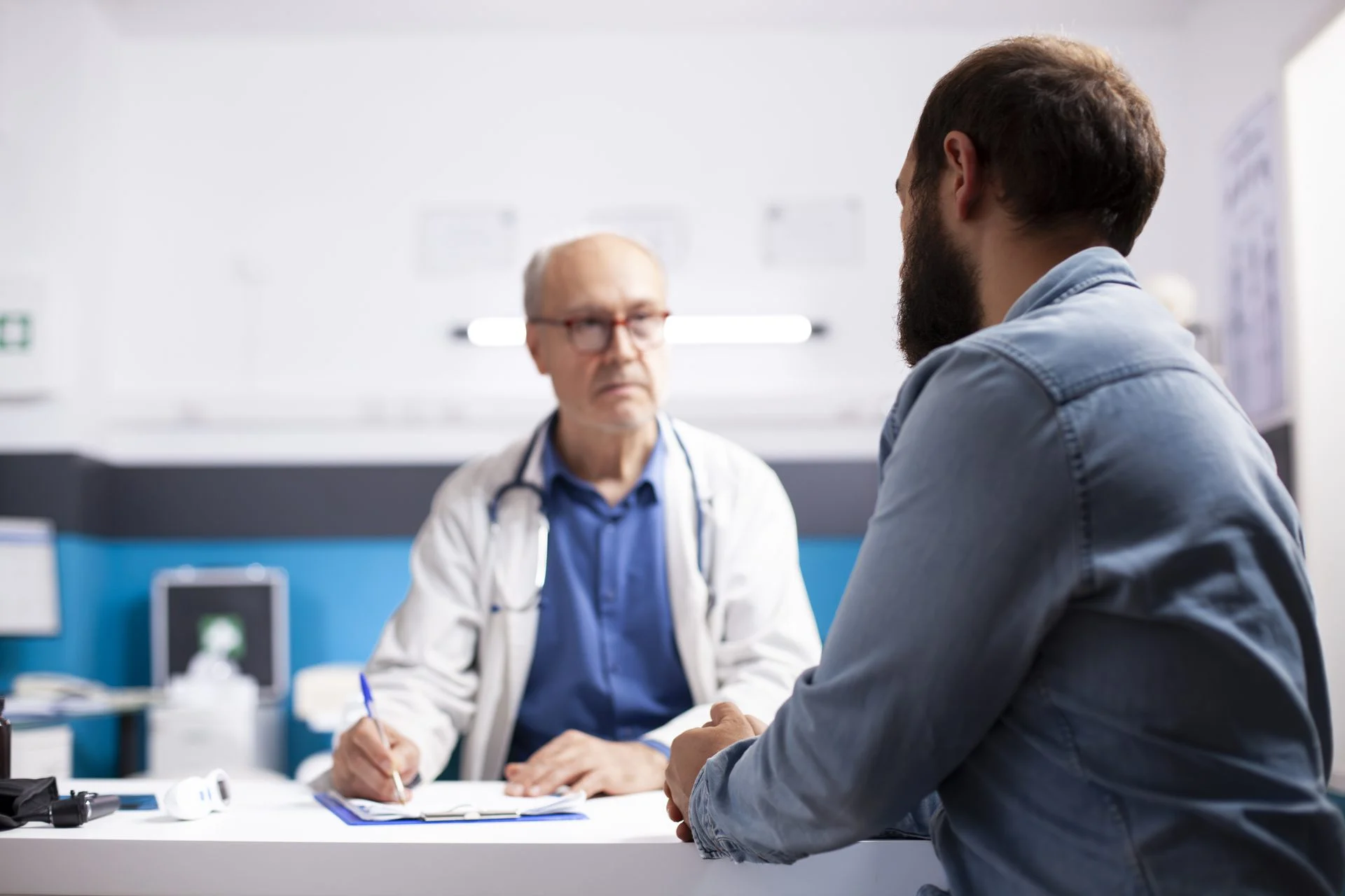 Haartransplantation: Wie die Kosten zustande kommen